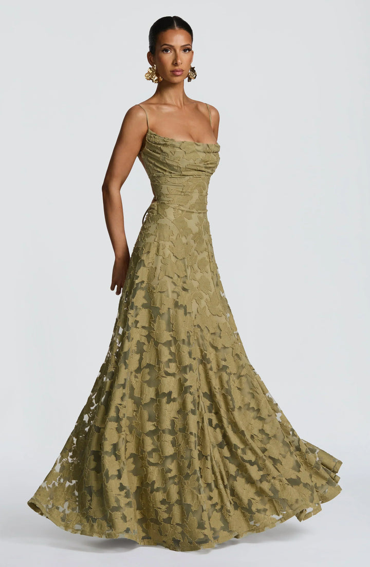Clara Léon | Elegant Maxi Dress
