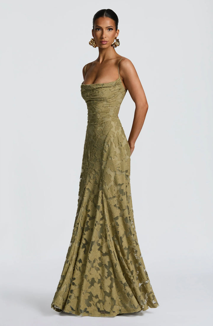 Clara Léon | Elegant Maxi Dress