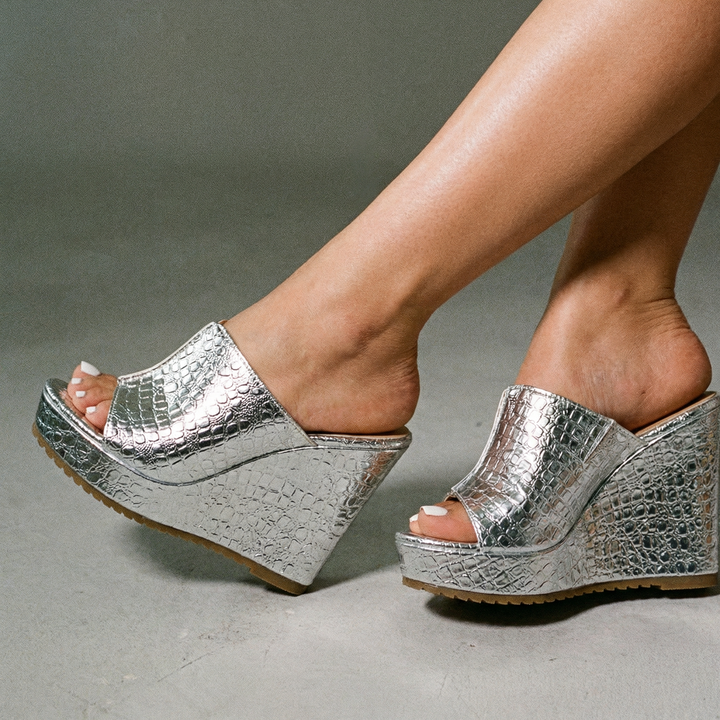 Tara | Luxe Gold Platform Wedges
