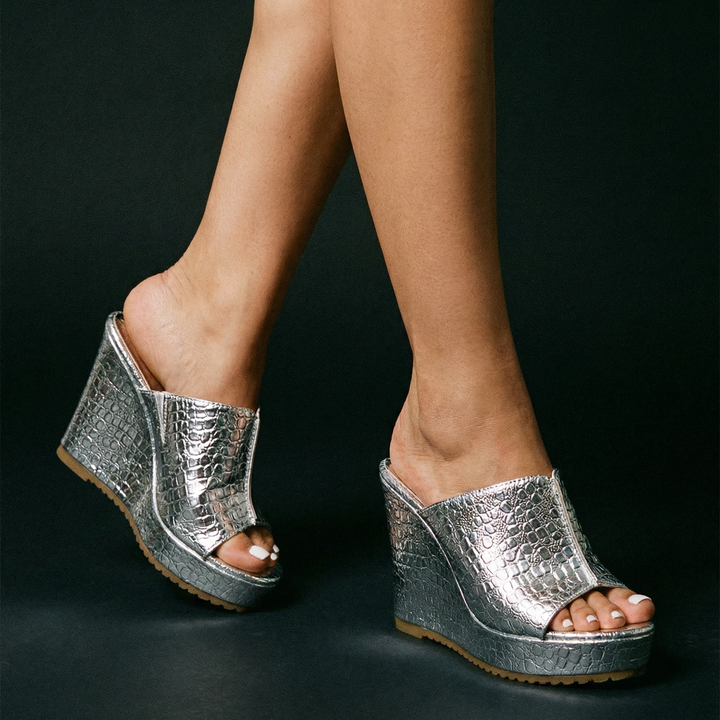 Tara | Luxe Gold Platform Wedges